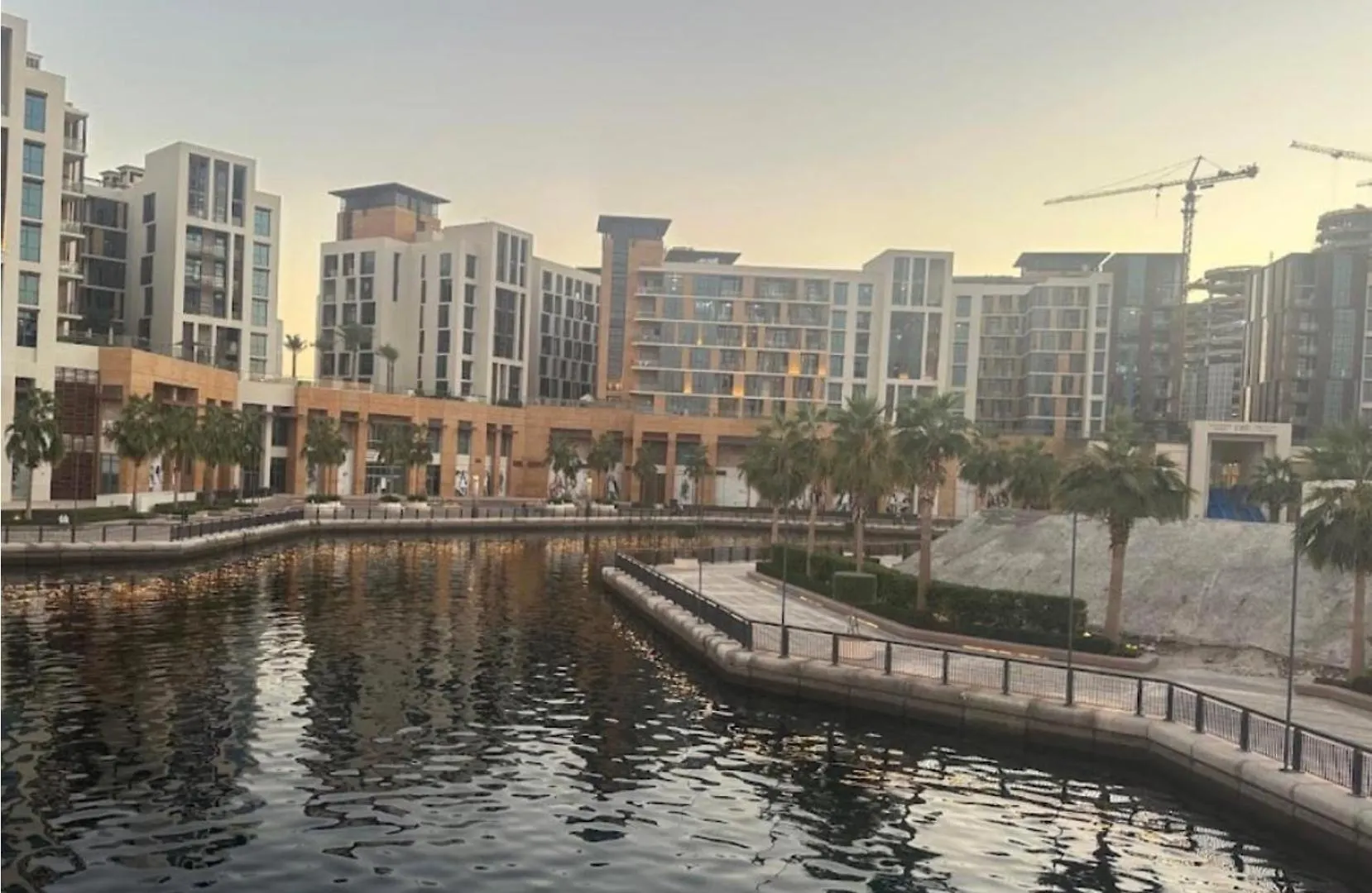 Chic 1Br Iris Amber Al Jaddaf Apartment Dubai